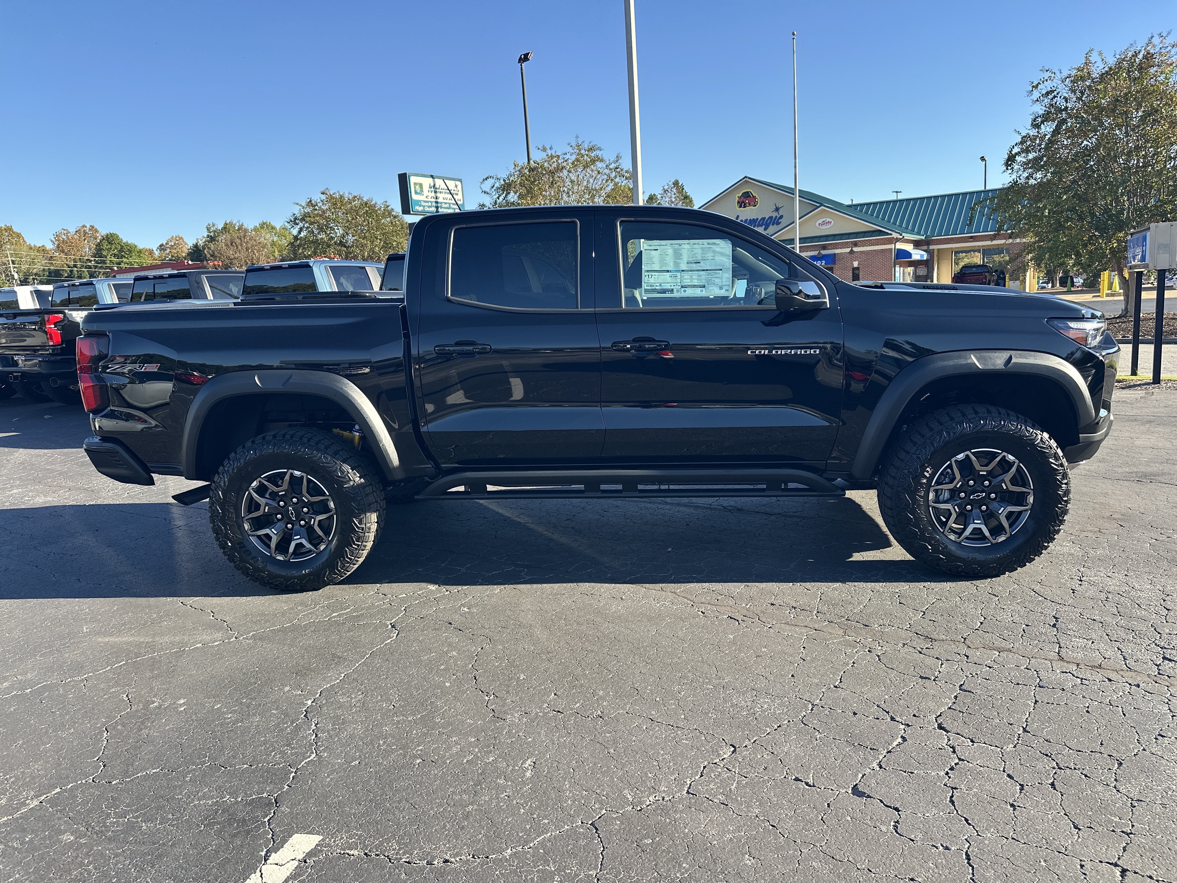 New 2026 Chevrolet Colorado ZR2 w/ Technology Package AWD/4WD image 10
