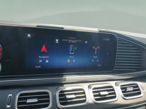 Certified 2026 Mercedes-Benz GLS 450 4MATIC image 31