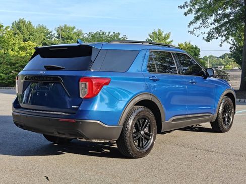 Used 2020 Ford Explorer XLT AWD/4WD image 3