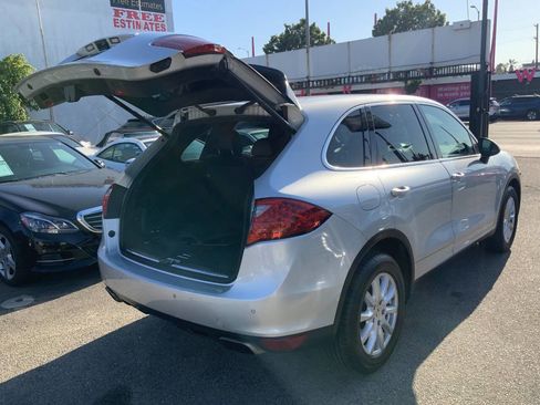 Used 2012 Porsche Cayenne AWD/4WD image 10