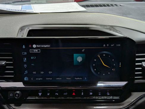 Used 2025 Chevrolet Silverado 2500 ZR2 w/ Technology Package image 21