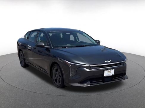 Used 2025 Kia K4 FWD image 3