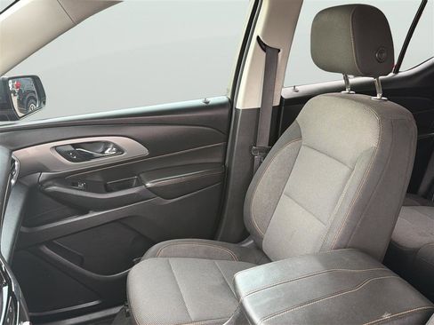 Used 2018 Chevrolet Traverse LT image 15