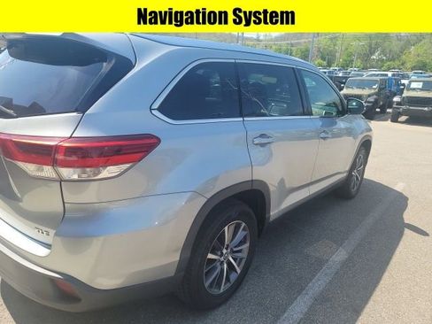 Used 2019 Toyota Highlander XLE image 7
