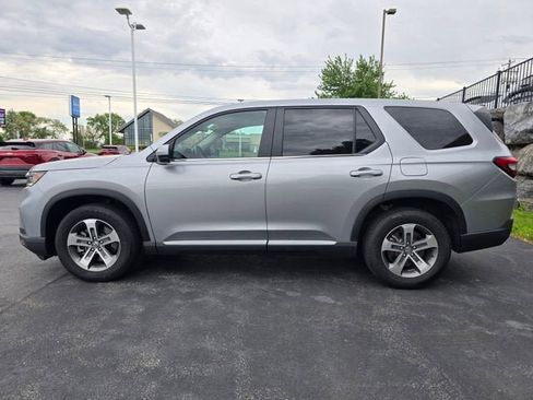 Used 2025 Honda Pilot EX-L image 7