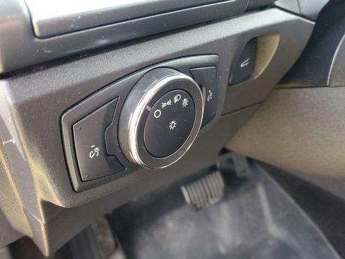 Used 2015 Ford Fusion SE FWD image 10