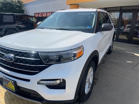 Used 2023 Ford Explorer XLT w/ Equipment Group 202A AWD/4WD image 8