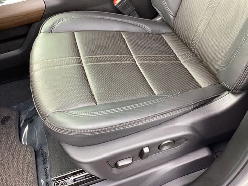 Used 2025 Chevrolet Silverado 1500 High Country w/ Z71 Off-Road Package image 14