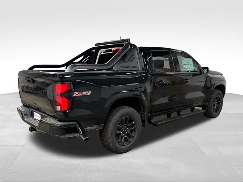 New 2026 Chevrolet Colorado Z71 w/ Midnight Edition AWD/4WD image 8