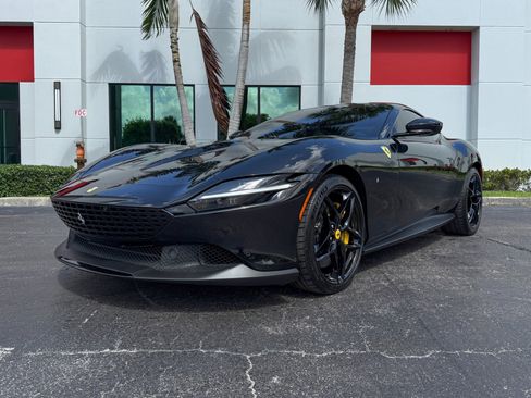 Used 2021 Ferrari Roma RWD image 10