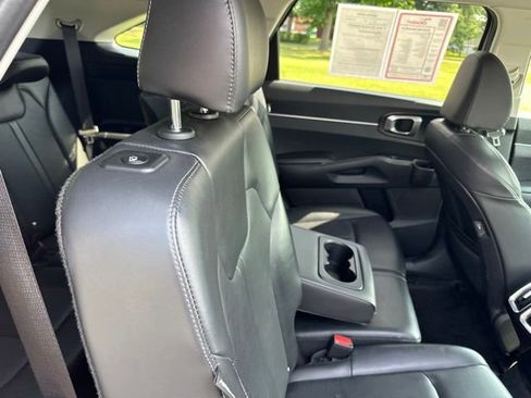 Certified 2024 Kia Sorento S FWD image 22