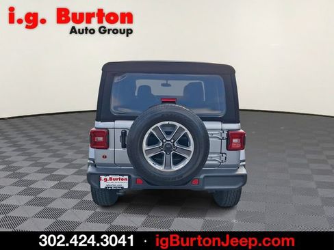 Used 2021 Jeep Wrangler Unlimited Sahara w/ LED Lighting Group AWD/4WD image 5
