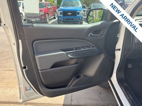 Used 2022 Chevrolet Colorado Z71 AWD/4WD image 17