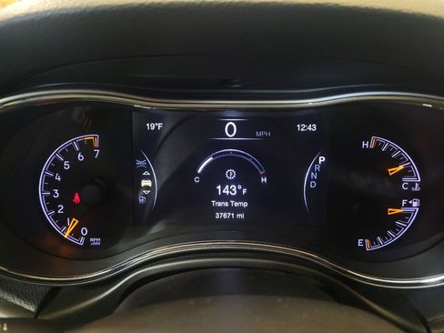 Used 2022 Jeep Grand Cherokee Limited image 23