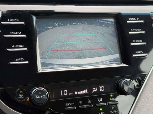 Used 2018 Toyota Camry SE FWD image 20