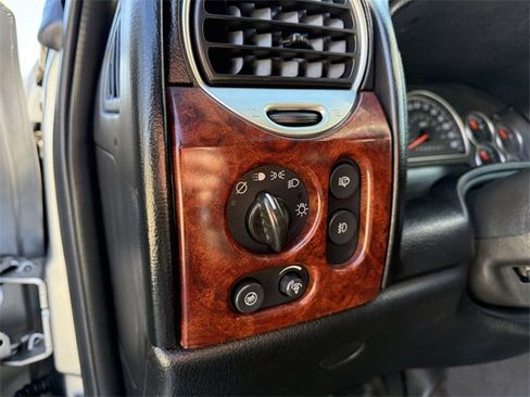 Used 2006 GMC Envoy XL Denali image 17