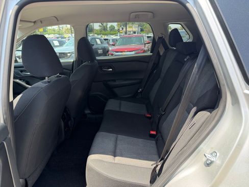 Used 2025 Nissan Rogue SV FWD image 27