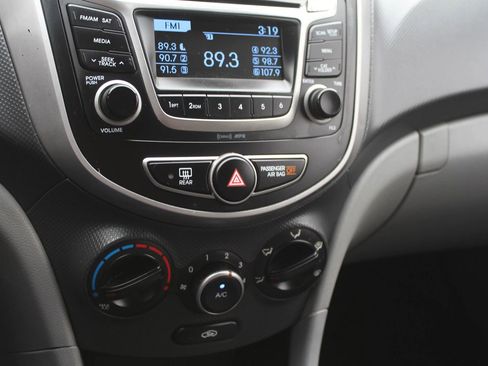 Used 2017 Hyundai Accent SE FWD image 15