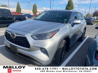 Used 2023 Toyota Highlander XLE