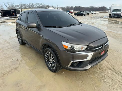 Used 2018 Mitsubishi Outlander Sport ES FWD image 4
