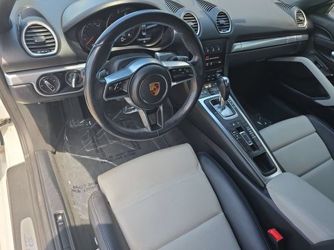 Used 2020 Porsche 718 Boxster RWD image 4