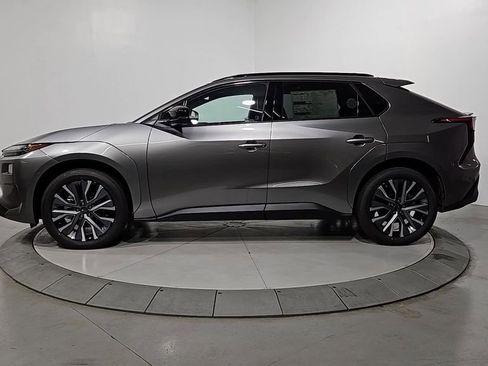 New 2026 Subaru Solterra w/ Limited Package image 2