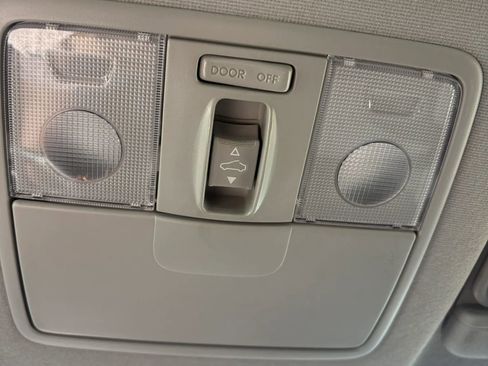 Used 2011 Kia Forte SX image 35