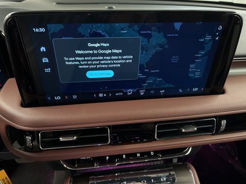 Used 2025 Lincoln Aviator Reserve w/ Equipment Group 201A image 11