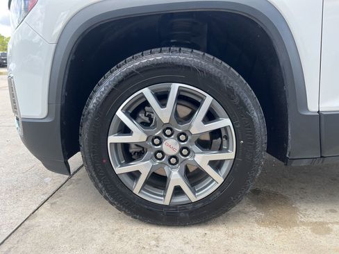 Used 2023 GMC Acadia SLT image 7