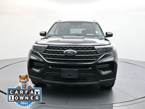 Used 2022 Ford Explorer XLT image 2