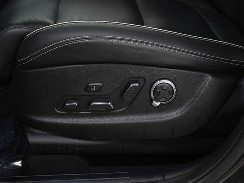 Used 2023 Genesis Electrified GV70 AWD/4WD image 23