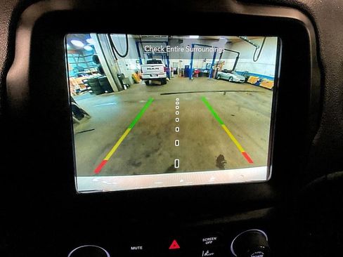 Used 2022 Jeep Renegade Trailhawk image 19