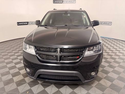 Used 2019 Dodge Journey SE w/ Connectivity Group FWD image 9
