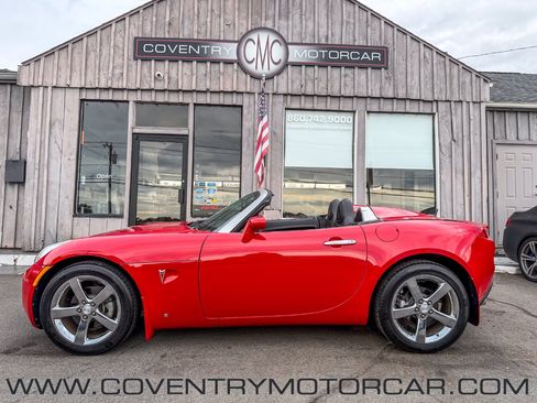 Used 2008 Pontiac Solstice GXP w/ Premium Package RWD image 1