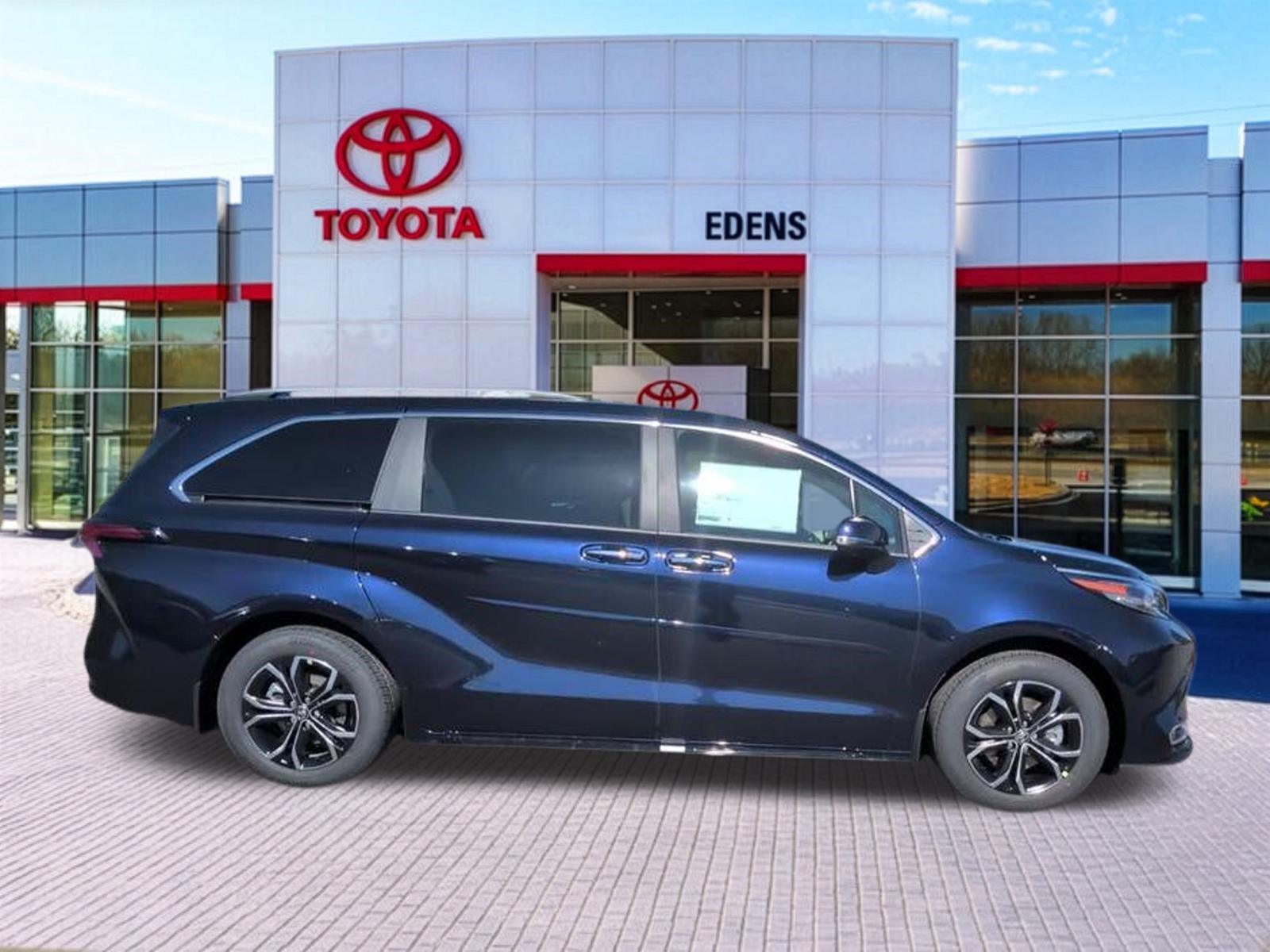 New 2026 Toyota Sienna Platinum AWD/4WD image 2