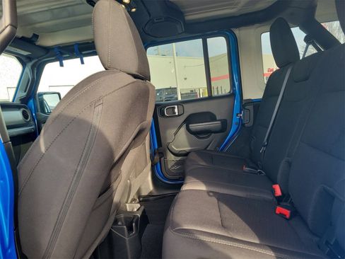 Used 2023 Jeep Wrangler Sport S image 12