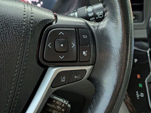 Used 2020 Toyota Sienna XLE image 28