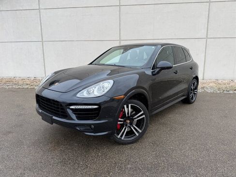 Used 2014 Porsche Cayenne Turbo S image 5
