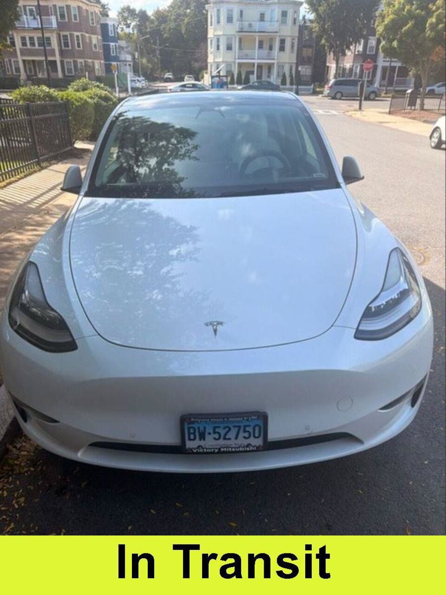 Used 2021 Tesla Model Y Long Range AWD/4WD image 1