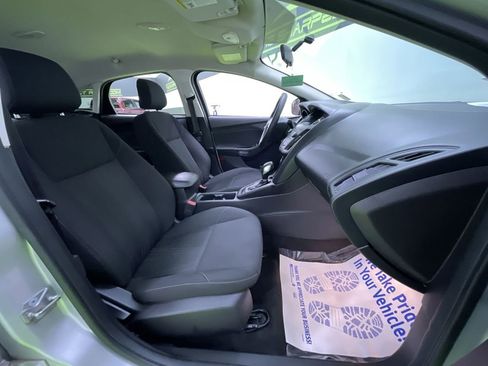 Used 2018 Ford Focus SE image 28