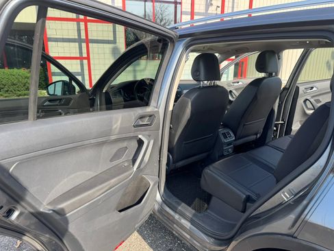 Used 2018 Volkswagen Tiguan SEL image 12