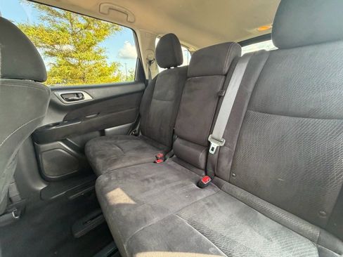 Used 2015 Nissan Pathfinder SV w/ Trailer Tow Package AWD/4WD image 8