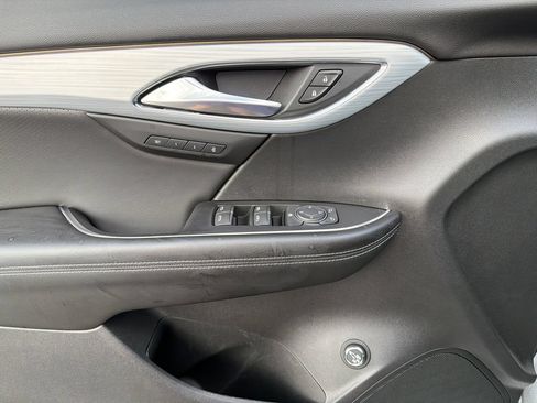 Used 2025 Buick Envision Avenir AWD/4WD image 22