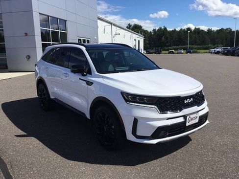 Used 2023 Kia Sorento SX AWD/4WD image 2