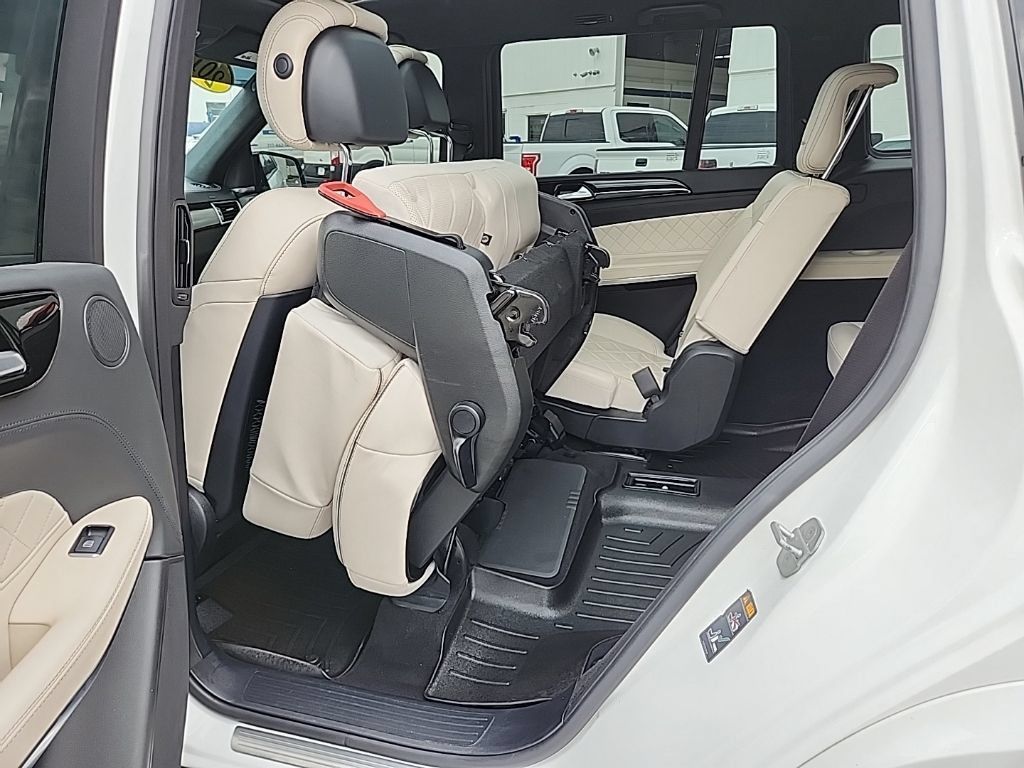 Used 2018 Mercedes-Benz GLS 550 4MATIC image 33