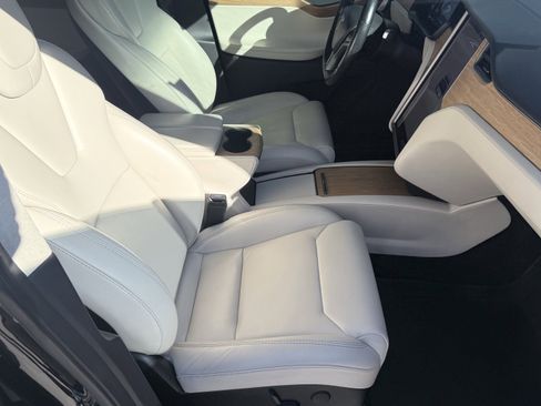 Used 2019 Tesla Model X 75D image 48