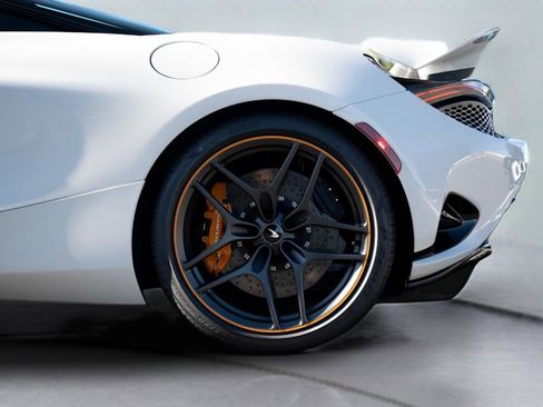 New 2026 McLaren 750S image 18