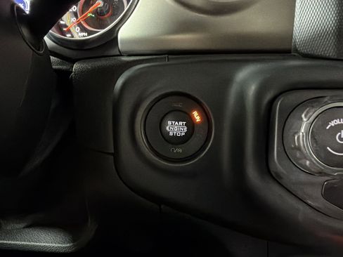 Used 2021 Jeep Wrangler Unlimited Sport AWD/4WD image 25