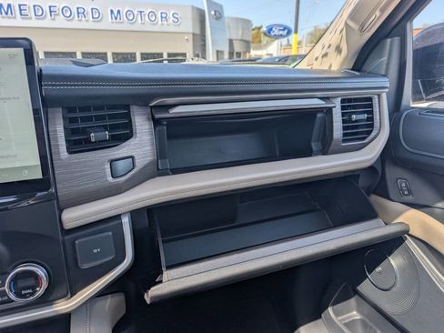 Certified 2024 Ford Expedition Limited AWD/4WD image 23