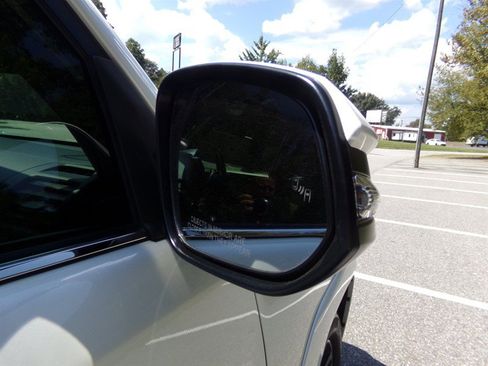 Used 2023 Toyota 4Runner Limited AWD/4WD image 15